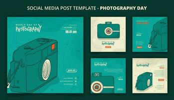 Grün Sozial Medien Post Vorlage mit Tasche Kamera Vektor Illustration zum Fotografie Tag Kampagne