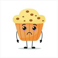 süß traurig Muffin Charakter. komisch unzufrieden Cupcake Karikatur Emoticon im eben Stil. Bäckerei Emoji Vektor Illustration