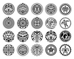 Satz runder Maori-Tattoo-Ornamente mit Sonnensymbolen Gesicht und Hakenkreuz. afrikanisch, maya, aztekisch, ethnisch, stammesstil. vektor