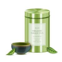 realistisch detailliert 3d organisch Grün Tee Metall Zinn mit beschwingt Blätter und Tasse Satz. Vektor