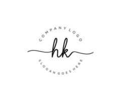 anfängliches hk feminines logo schönheitsmonogramm und elegantes logodesign, handschriftlogo der ersten unterschrift, hochzeit, mode, blumen und botanisch mit kreativer vorlage. vektor