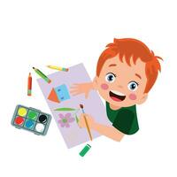söt pojke målning med akvareller och färgad pennor vektor