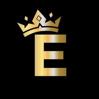 Krone Logo auf Brief e Vektor Vorlage zum Schönheit, Mode, elegant, Luxus Zeichen