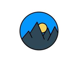 berg, vulkan, toppmöte, topp ikon vektor logo mall illustration design. vektor eps 10.
