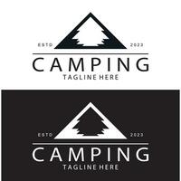 årgång och retro tält logotyp, camping. med tält, träd och bål tecken. äventyrare, scouter, klättrare, camping Utrustning Centrum vektor