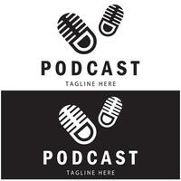 Podcast Logo mit Mikrofon und Kopfhörer Audio, Radio Wellen. zum Studio, sich unterhalten zeigen, Plaudern, Information teilen, Interview, Multimedia und Netz. vektor