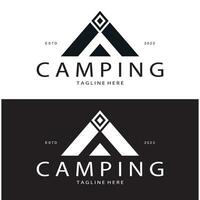 Jahrgang und retro Zelt Logo, Camping. mit Zelt, Baum und Lagerfeuer unterzeichnen. Abenteurer, Pfadfinder, Kletterer, Camping Ausrüstung Center vektor