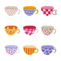 süß Hand gezeichnet einstellen von handgemacht Keramik Tassen mit bunt Muster. anders Tee Tasse und Kaffee Becher zum skandinavisch Küche. Vektor Clip Art von Morgen Geschirr, Karikatur Tasse Porzellan Geschirr