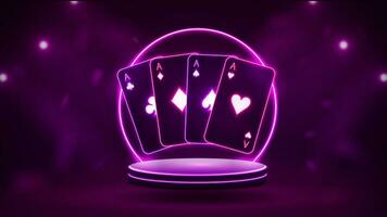 neon poker kort på en ljus podium med en runda båge på en mörk lila bakgrund. vektor