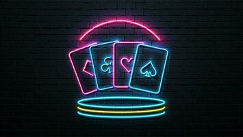 neon poker kort på de plattform. en ljus sammansättning på de tema av en kasino på de bakgrund av en tegel vägg. vektor