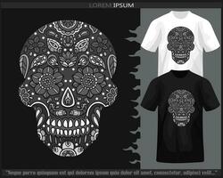 einfarbig Schädel Kopf Mandala Kunst isoliert auf schwarz und Weiß t Shirt. vektor