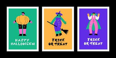 ein einstellen von Postkarten zum Halloween. komisch Menschen im Anzüge. das Inschrift Trick oder behandeln. Kürbis, Hexe und Vampir vektor