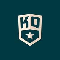 första kq logotyp stjärna skydda symbol med enkel design vektor