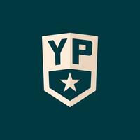 första Y P logotyp stjärna skydda symbol med enkel design vektor