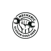 Hand halten Schlüssel Logo Design Vektor. Mechaniker Logo vektor
