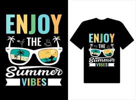 genießen das Sommer- T-Shirts Design Jahrgang Sommer- Illustration und Vektor Profi Vektor