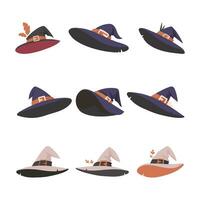Dort sind viele von Halloween Hüte Das aussehen mögen Hexen. Karikatur Stil. vektor