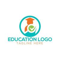 global inlärning logotyp design med bok och hatt vektor