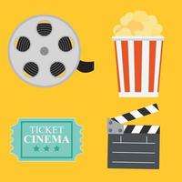 abstrakter flacher Hintergrund des Kinos mit Rolle, Ticket im alten Stil, großem Popcorn und Klöppelsymbolsymbolen. Vektor-Illustration vektor