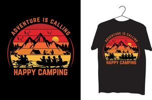 äventyr är kallelse Lycklig camping t-shirt design vektor