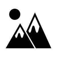 snö capped berg vektor glyf ikon för personlig och kommersiell använda sig av.