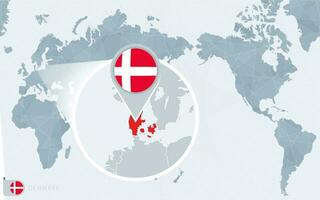 pacific centrerad värld Karta med förstorade Danmark. flagga och Karta av Danmark. vektor