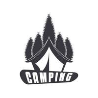 Kiefer Bäume und Camping Zelt texturiert Logo Design vektor