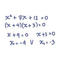 lösen quadratisch Gleichungen durch Factoring. Algebra, Infinitesimalrechnung Senior hoch. mathematisch Formeln. Vektor Illustration. isoliert auf Weiß Hintergrund.