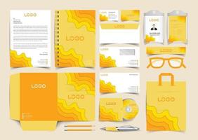 Corporate Yellow Paper Cut Identitätssatz. Briefpapier-Vorlagen-Design-Kit. Branding-Vorlage bearbeitbares Markenidentitätspaket vektor