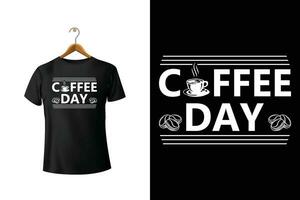 Kaffee Tag T-Shirt Design vektor