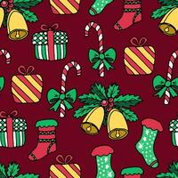 nahtlos Muster von Weihnachten Dekorationen auf ein Burgund Hintergrund - - Geschenke, Glocken, Socken, Zucker Stock. Vektor Gekritzel Illustration zum Verpackung, Netz Design