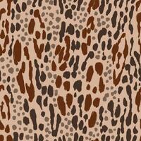 djur- blanda sömlös mönster. hand dragen leopard, gepard, jaguar fläckar. beige och brun färgad kamouflage bakgrund vektor