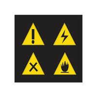 elektrisk chock fara ikon. hög Spänning chock varning tecken med elektrisk blixt. varning, fara, gul triangel tecken. vektor illustration.
