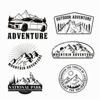 uppsättning av årgång utomhus- berg äventyr logotyp, plåster. de begrepp för skjorta eller logotyp, skriva ut, stämpel, eller tee. vektor