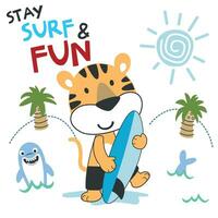 Vektor Illustration von süß wenig Tiger mit ein Surfbrett, komisch Hintergrund Karikatur Stil zum Kinder zum Kindergarten Design, Sommer- Sport T-Shirt drucken