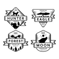 fliegender adler und jäger, mond und wald setzen logo vektor