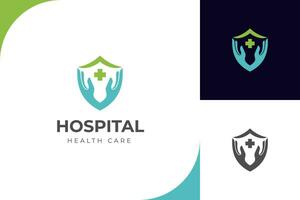 sjukhus logotyp design med skydda och hand vård ikon symbol för apotek, medicin logotyp design vektor