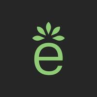 naturlig modern brev e blad monogram logotyp vektor