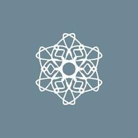abstrakt Weiß und grau Blumen- Mandala Logo. geeignet zum elegant und Luxus Zier Symbol vektor