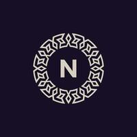 logotyp initialer brev n. elegant och modern cirkel emblem. dekorativ monogram emblem vektor