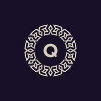 logotyp initialer brev q. elegant och modern cirkel emblem. dekorativ monogram emblem vektor
