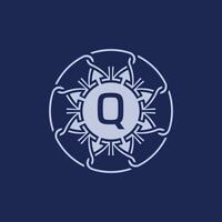 einzigartig und elegant Initiale Brief q Alphabet Kreis Zier Emblem Logo vektor