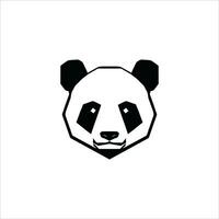 låg poly, polygonal panda huvud logotyp, svart och vit isolerat vektor