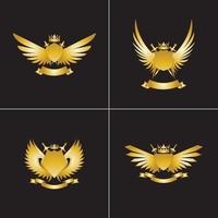heraldische Komposition mit Krone, Schwertern, Flügeln, Schild und Band. vektor