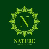 Brief n Natur Rand Kranz Initiale Logo zum Boutique Spa und Schönheit Wellness vektor