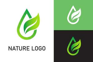 abstrakt logotyp grön natur löv med släppa vatten. design begrepp ekologi, miljö vektor