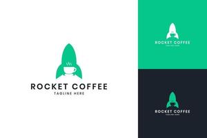 Raketenkaffee negatives Weltraumlogo-Design vektor