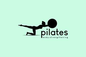 Pilates Logo Design mit Silhouette von Frau Heben einer Bein und Fokus halten Yoga Ball vektor