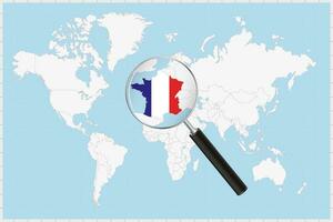 förstorande glas som visar en Karta av Frankrike på en värld Karta. vektor