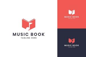 Musikbuch Negativraum-Logo-Design vektor